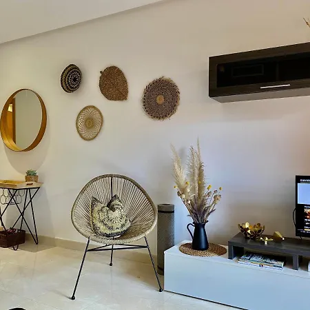 Sunny 2br Style New Golden Mile Free Parking Wifi & Aircon *