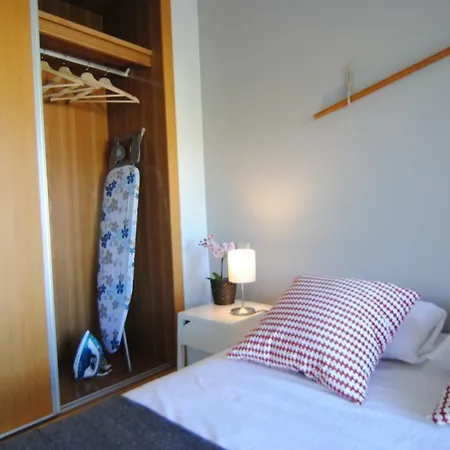 Sunny 2br Style New Golden Mile Free Parking Wifi & Aircon *