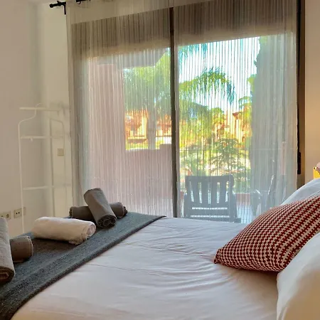 Sunny 2br Style New Golden Mile Free Parking Wifi & Aircon