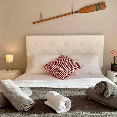Sunny 2br Style New Golden Mile Free Parking Wifi & Aircon