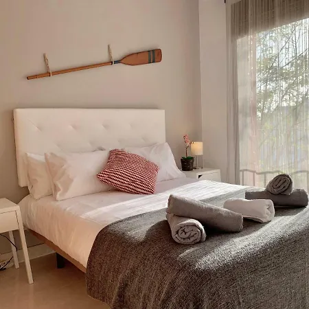 Apartment Sunny 2br Style New Golden Mile Free Parking Wifi & Aircon