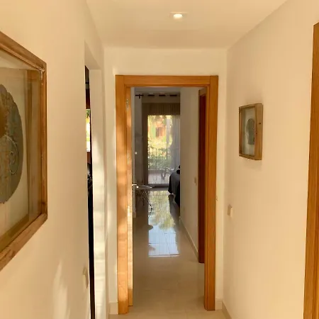 Sunny 2br Style New Golden Mile Free Parking Wifi & Aircon Apartment